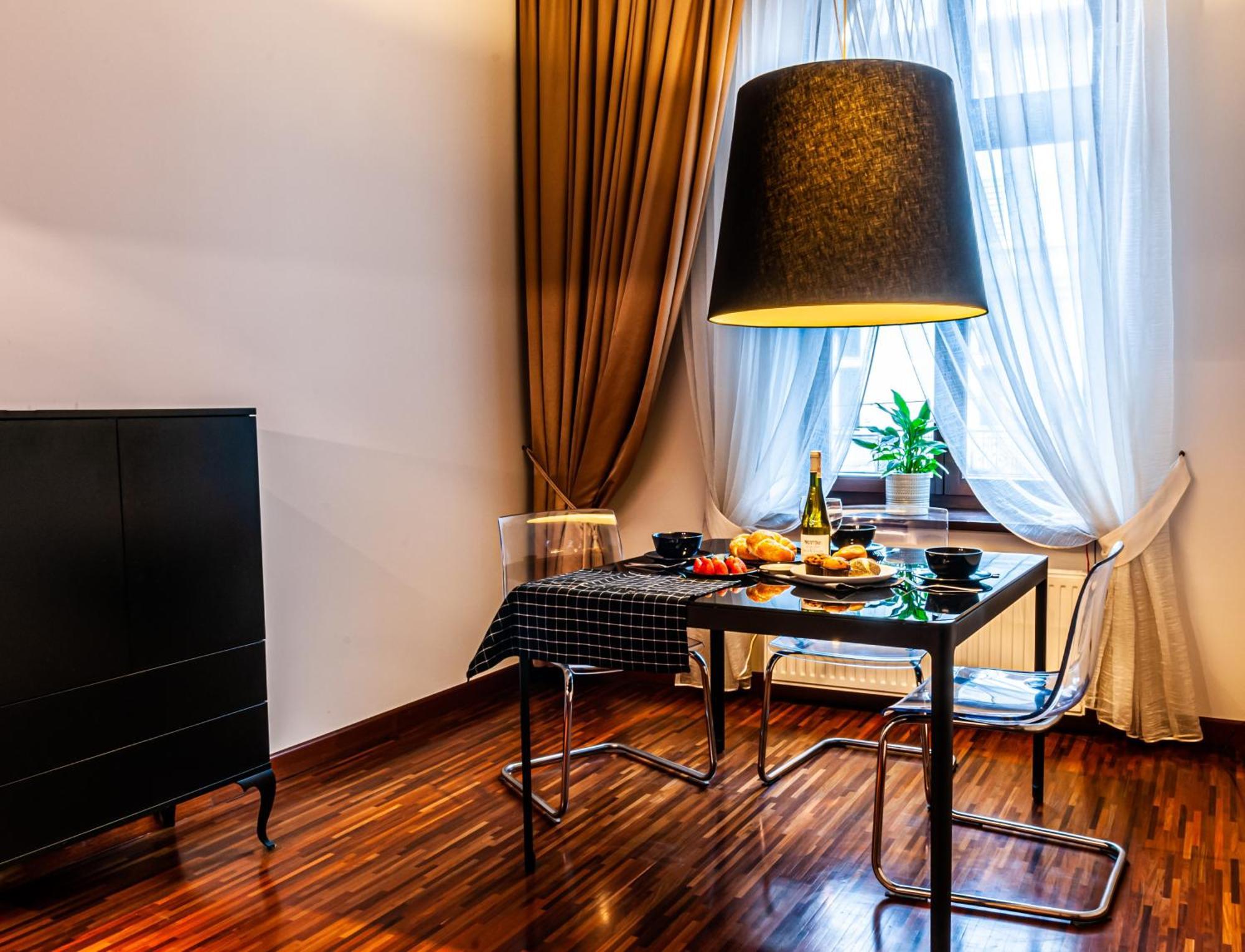 Home & Travel Лодзь Экстерьер фото